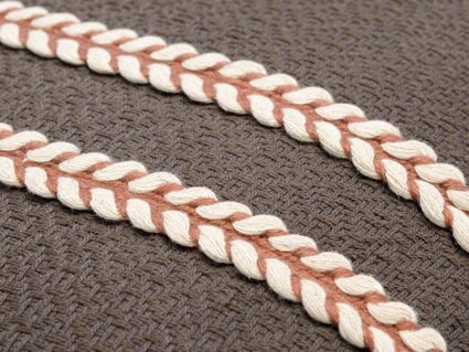 Декоративная подушка Tkano Ethnic Braids базовая 30х45